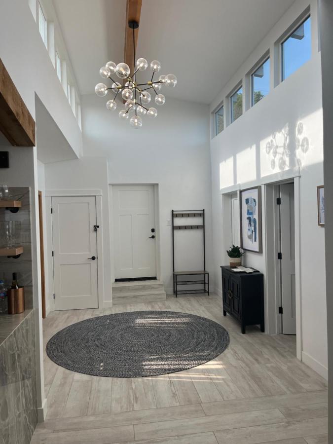 5-Star Hillside Home With Coastal Views, Gameroom, Pool, Hot Tub, 8 People Max Occupancy, 2024 Remodel, New Management, Free Parking Ventura Luaran gambar